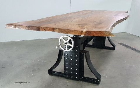 Opdraaitafel "Wheel of steel" Acacia hout